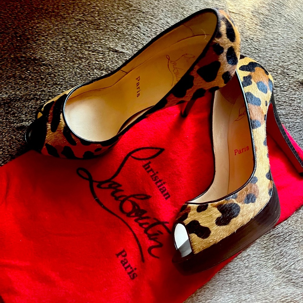 Authentic Christian Louboutin textured leopard print pumps